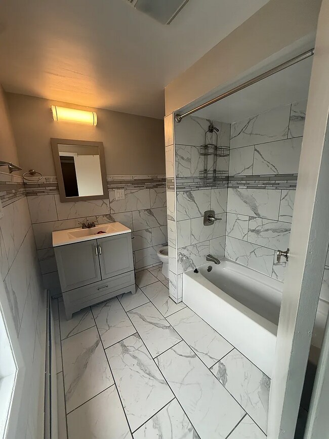 Building Photo - 1346 10th Ave