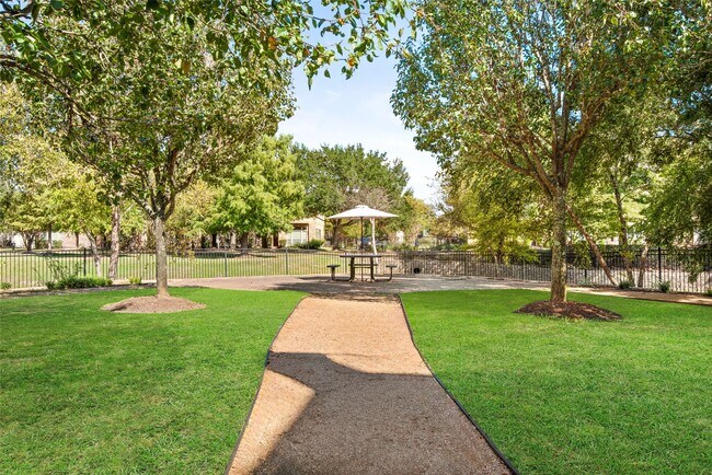 Building Photo - 9125 Harbor Hills Dr