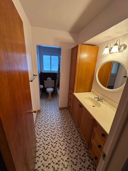 Building Photo - 28556 Milton Ave