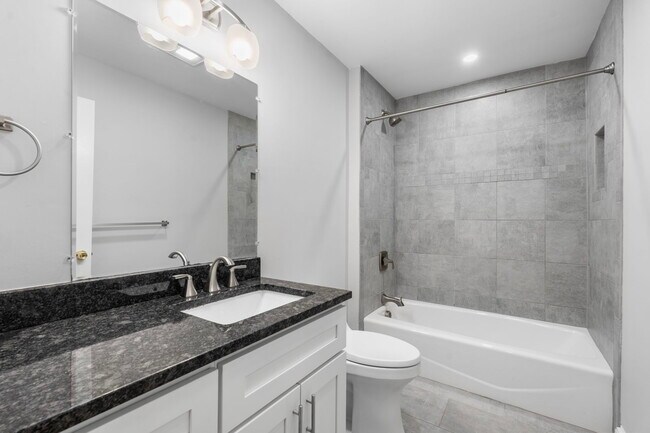 Building Photo - 1433 Cambridge St