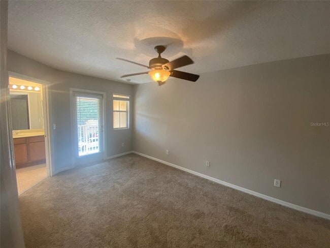 Building Photo - 2721 Retreat View Cir