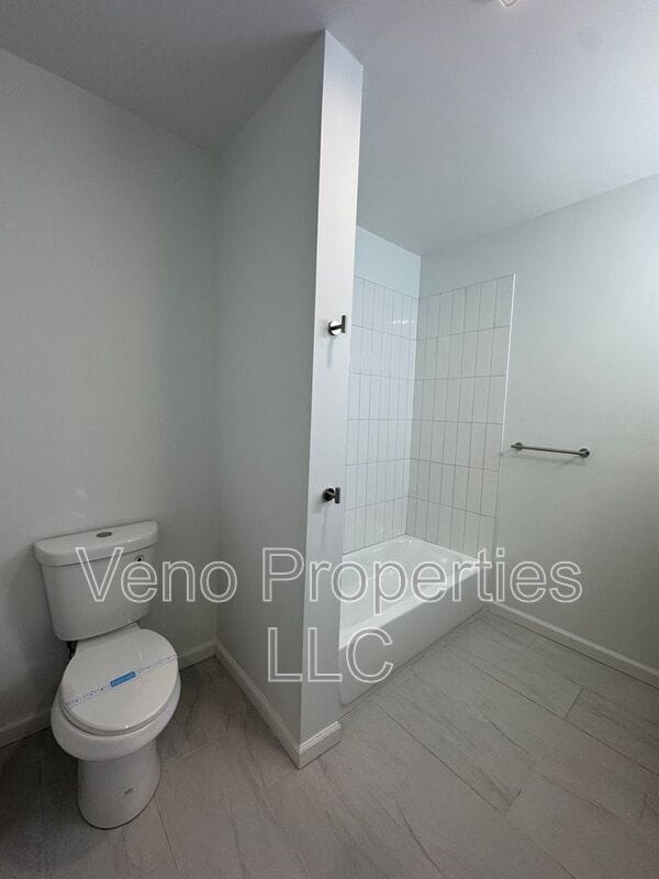 Building Photo - 351 4th St