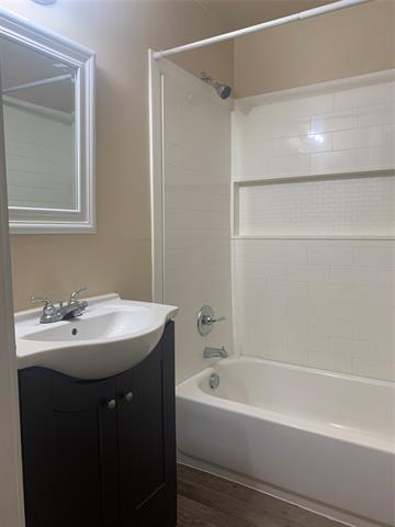 Building Photo - 706 N Park Ave