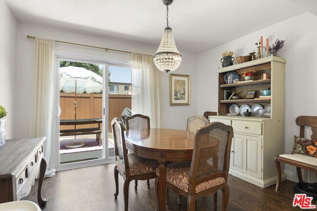 Building Photo - 27462 Country Glen Rd