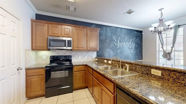 Building Photo - 332 Forest Dr Loop