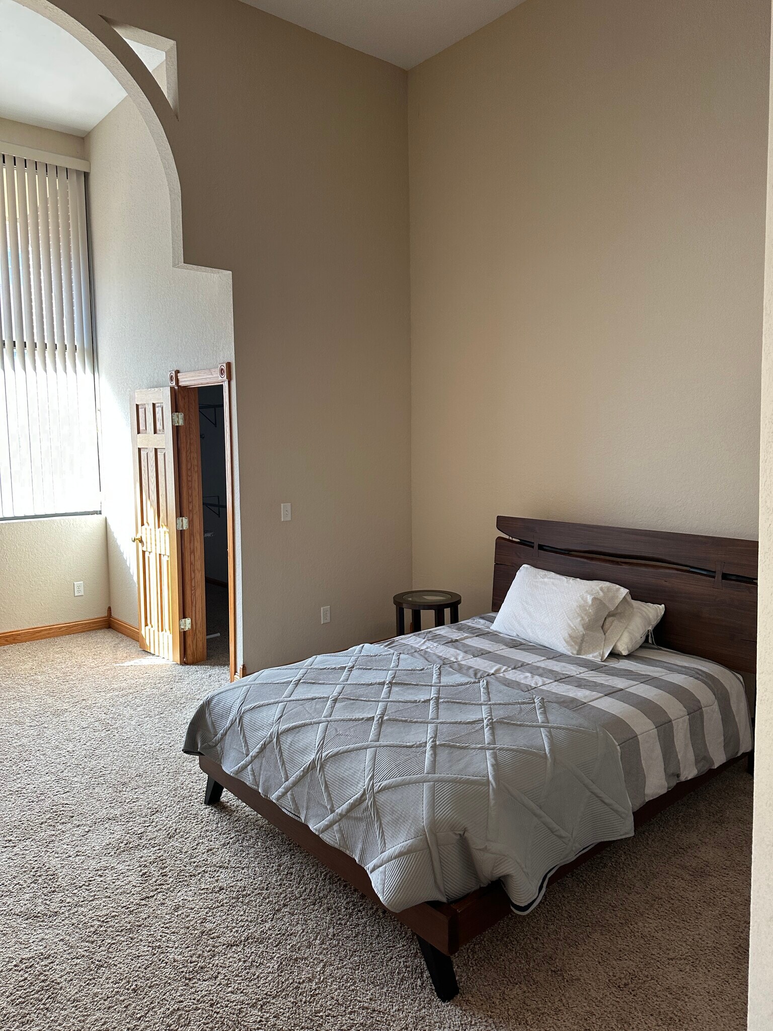 Building Photo - 419 E Grand Ave