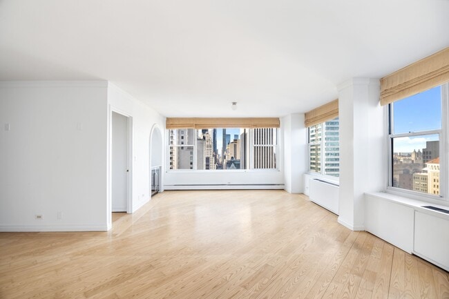 Building Photo - 117 E 57th St