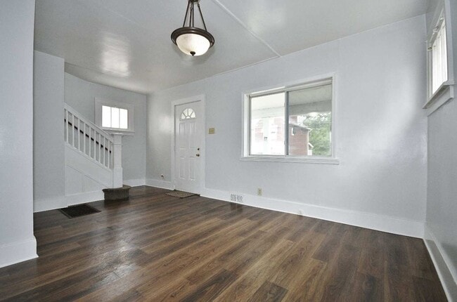 Building Photo - Charming 3-bedroom, 1-bathroom house locat...