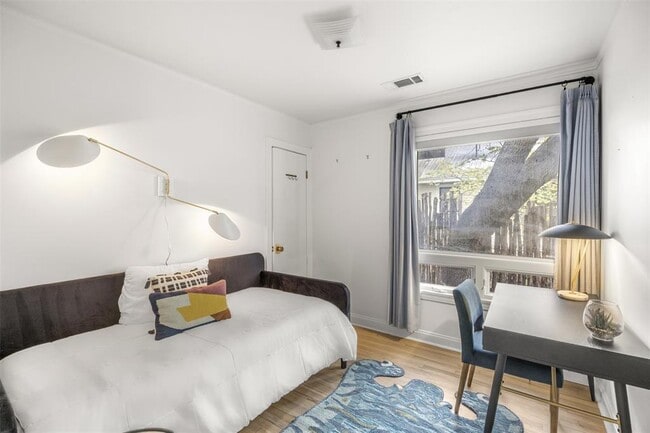 Building Photo - 909 Shelley Ave