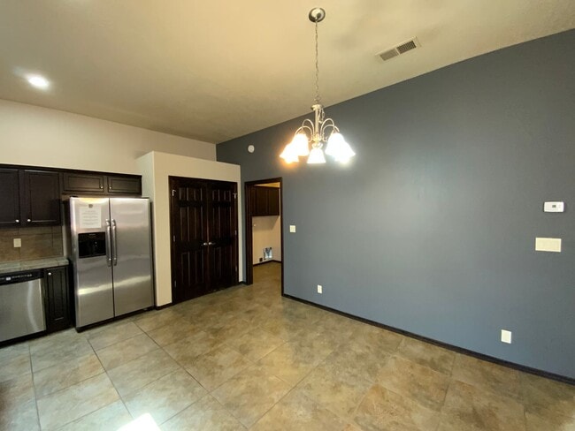 Building Photo - 3 Bedroom Custom Single Story Home Availab...