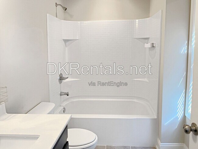 Building Photo - 582 Warrenton Run Dr