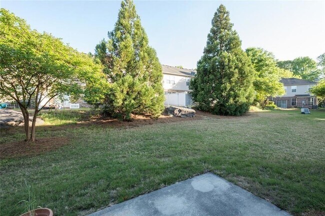 Building Photo - 2341 Attewood Dr