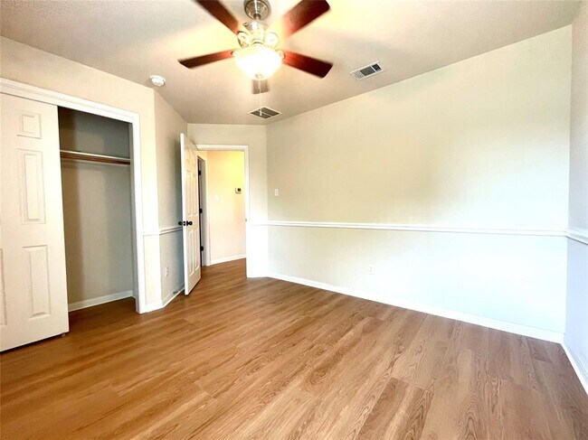 Building Photo - 20625 Farm Pond Ln