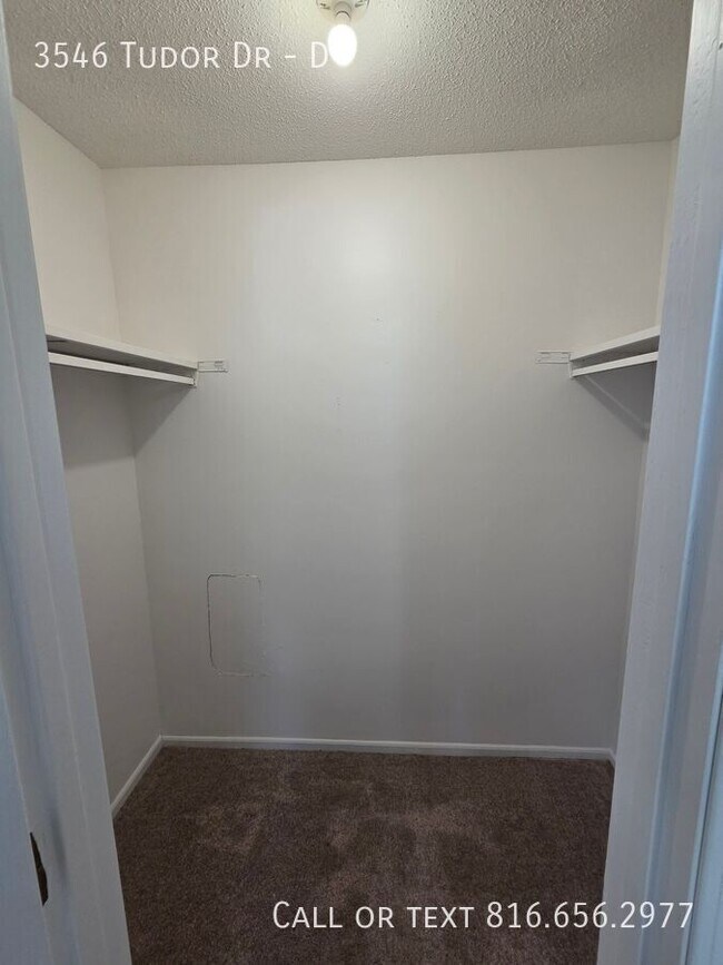 Building Photo - 3546 Tudor Dr