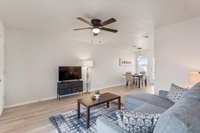 Building Photo - 5810 Redstone Dr