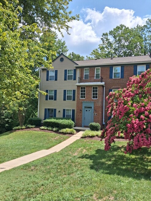 Building Photo - 630 Newbridge Ct