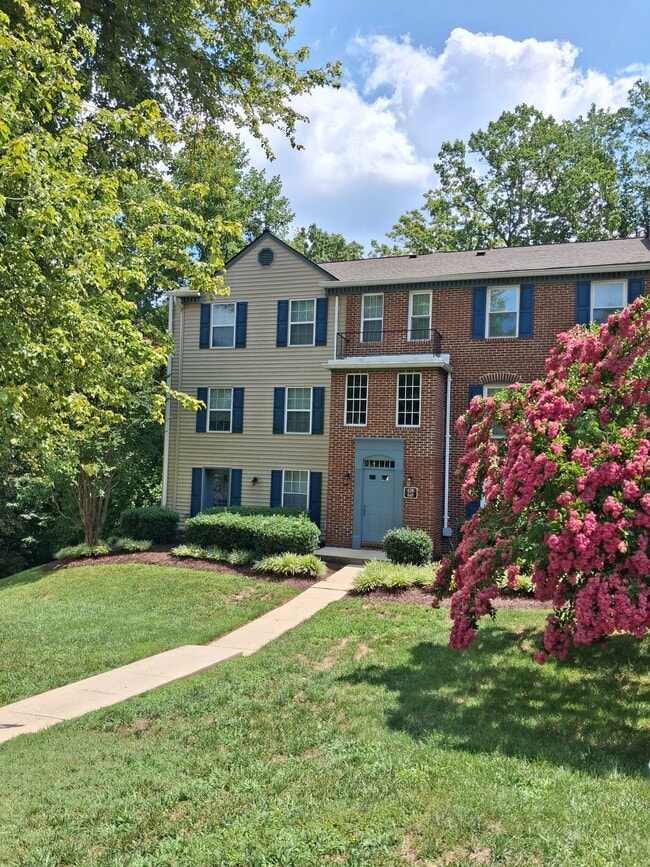 Building Photo - 630 Newbridge Ct