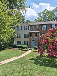Building Photo - 630 Newbridge Ct