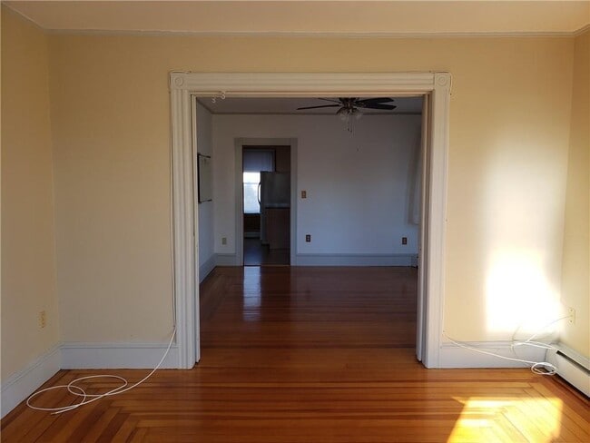 Building Photo - 40 E Barrows St