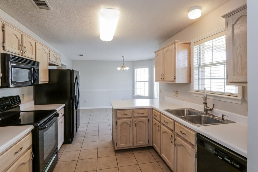 Building Photo - 3102 Valley Green Ln