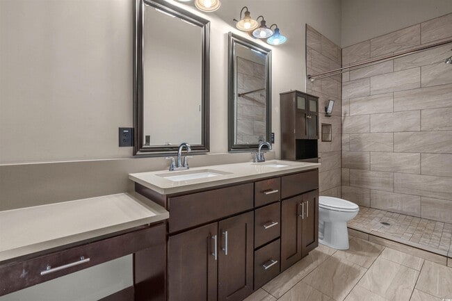 Building Photo - 80 Shady Oak Ln