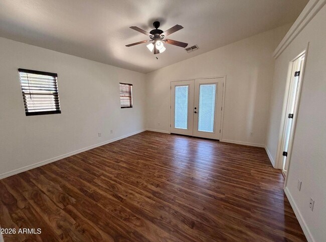 Building Photo - Charming 3 bed + bonus room, 2 bath home in the Ghost Ranch Communtity