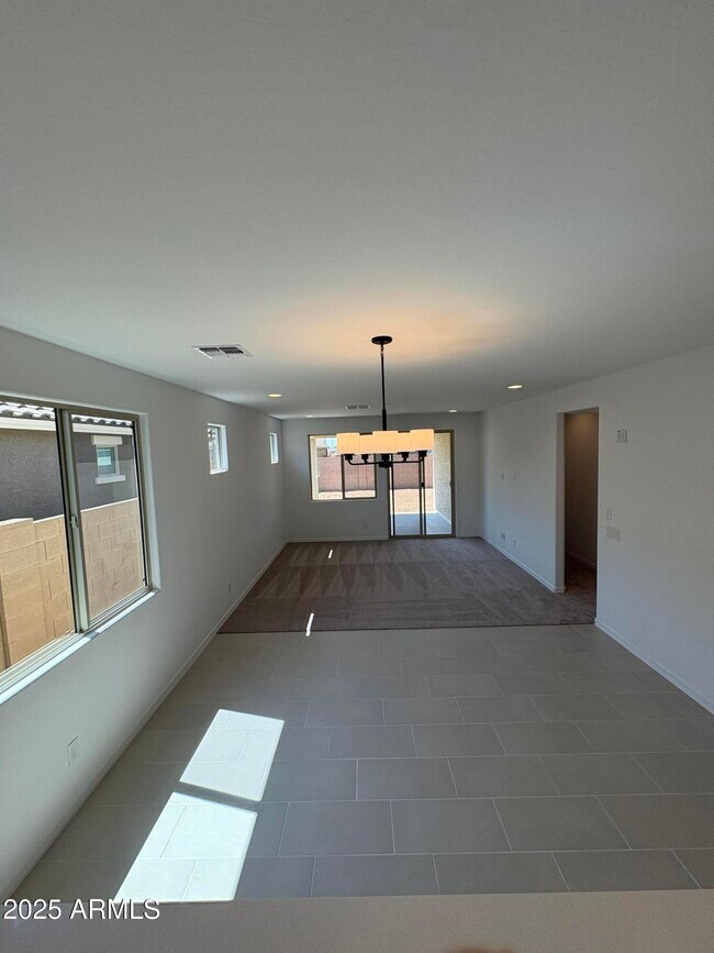 Building Photo - 16799 W Hope Dr