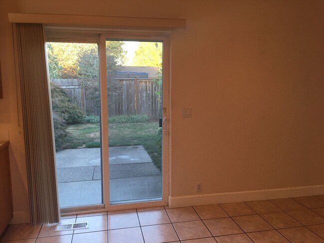 Building Photo - 2057 Berwin Ln