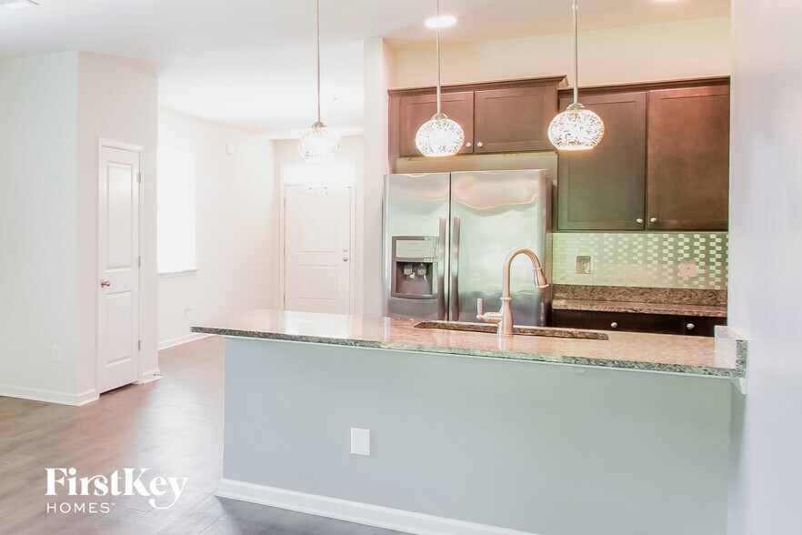 Building Photo - 624 Wayton Cir