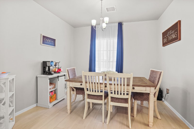 Building Photo - 12612 Dorchester Ave