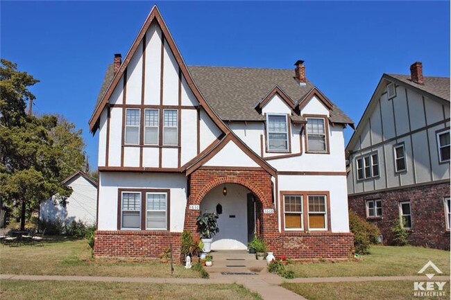 Primary Photo - 1608 W Pine St