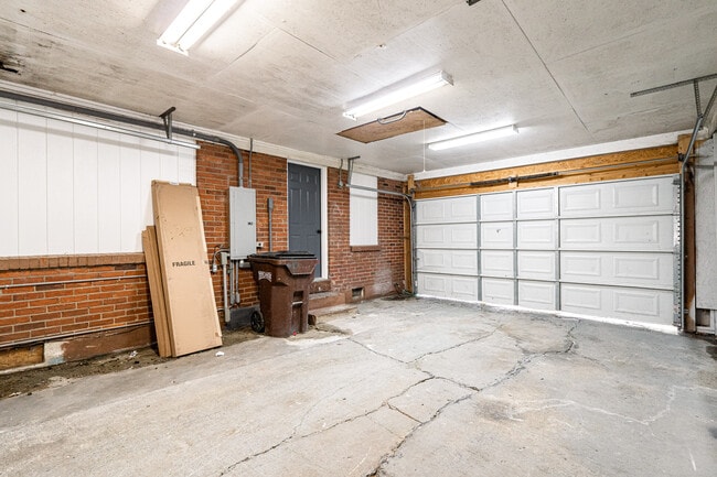 Building Photo - 8213 Nancy Ln