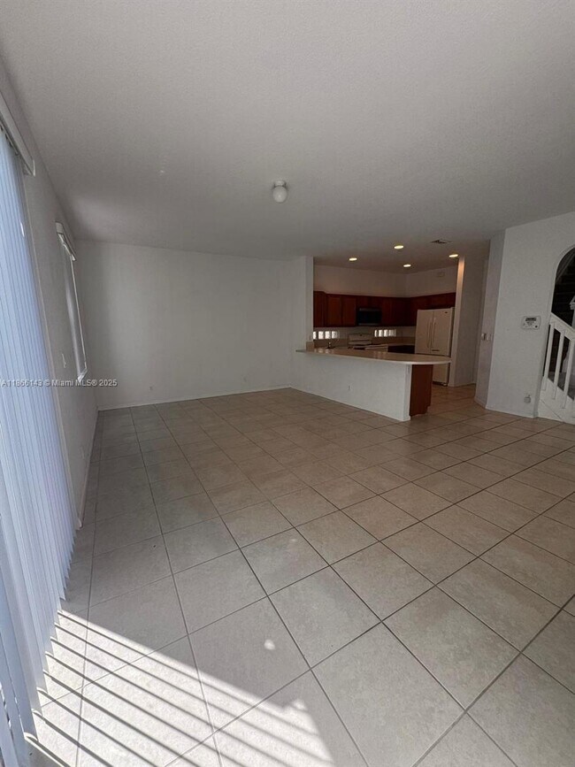 Building Photo - 1309 Alicante Ct