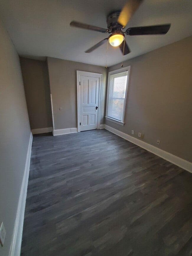 Building Photo - Three-bedroom 2 Full Bath Single-Family Ho...