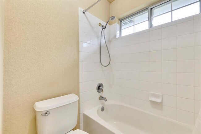 Building Photo - 2721 Butler National Dr