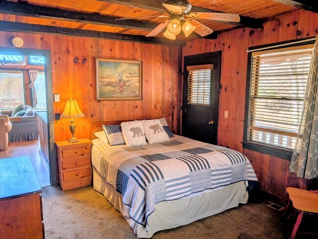 Building Photo - 24 Chalet Village Dr