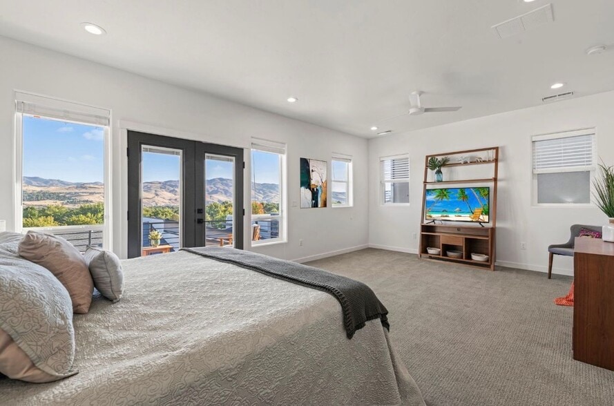 Building Photo - 1251 E Echelon Rdg Ln