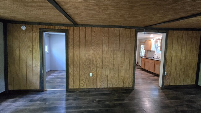 Building Photo - 14690 W Pine Lake Rd