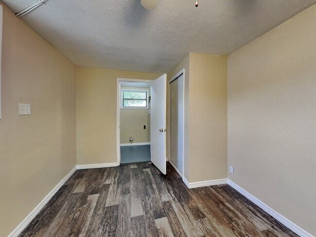 Building Photo - 8403 Libby Ln