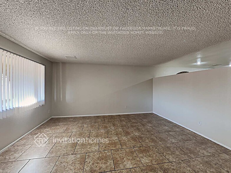 Building Photo - 5630 W Hubbell St