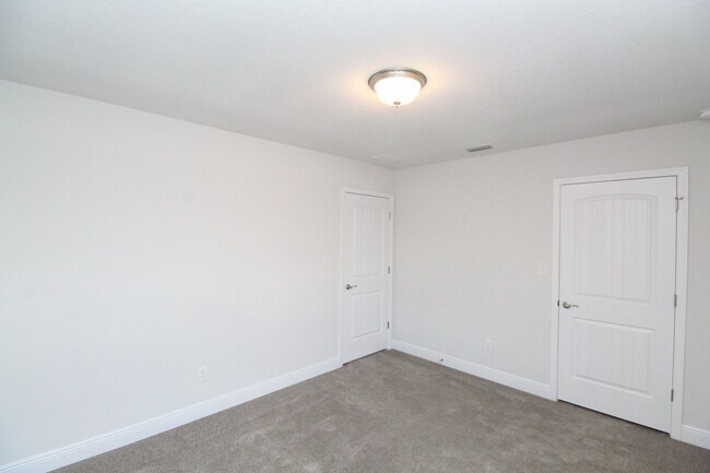 Building Photo - 4BR/2.5BA Home Near NAS Pensacola with First-Floor Primary, Stainless Kitchen & Covered Patio