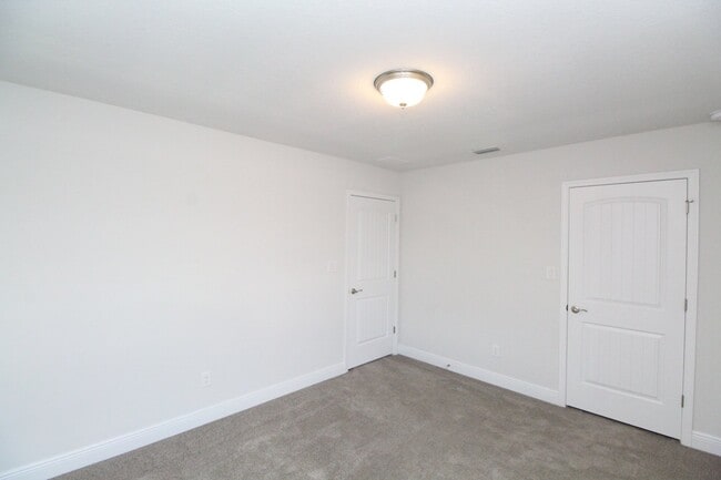 Building Photo - Spacious 4BR/2.5BA in SW Pensacola – Minut...