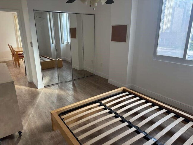 Building Photo - 850 N Miami Ave