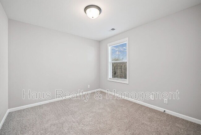 Building Photo - 1514 Fredrick Dr