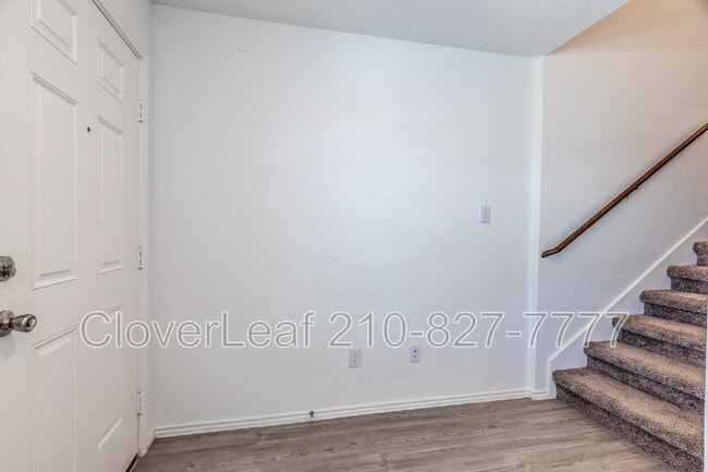 Building Photo - 7044 Elm Cv