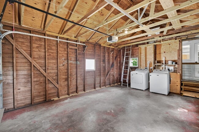 Building Photo - Fully Renovated 3 bedroom St. Pete Home | ...