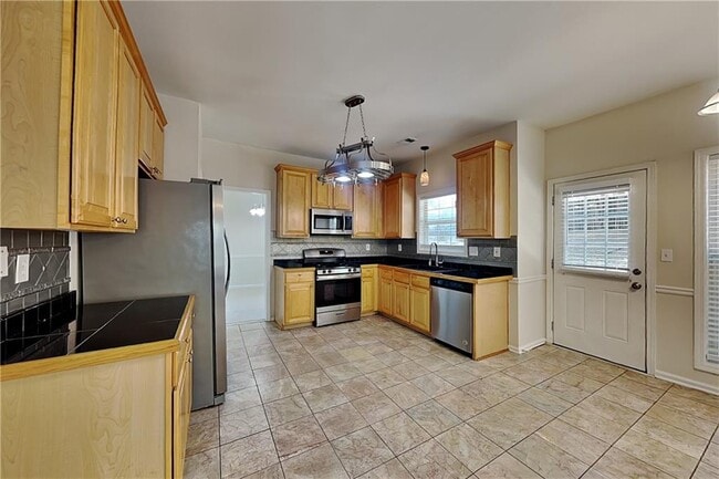 Building Photo - 500 Cottonwood Close