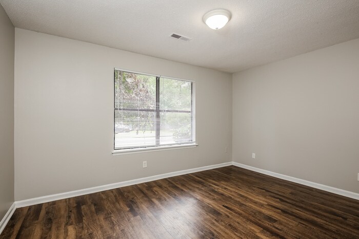 Building Photo - 159 Hummingbird Ave
