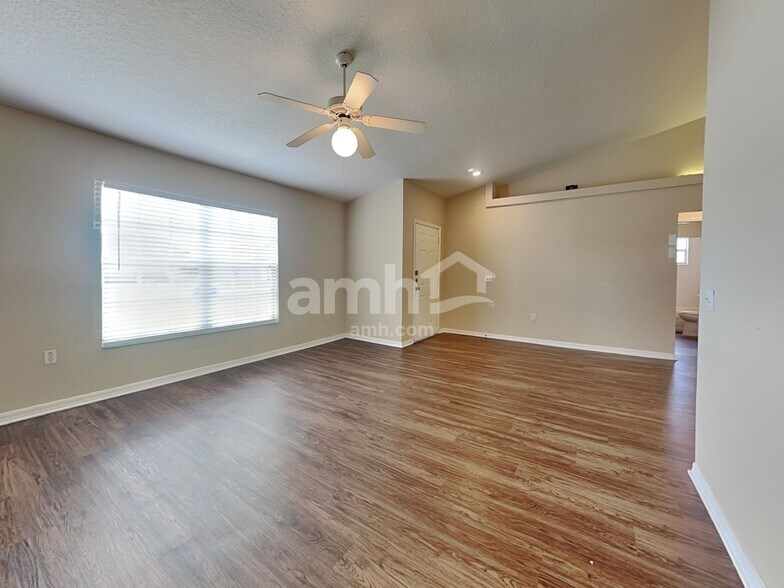 Building Photo - 152 Seven Oaks Dr