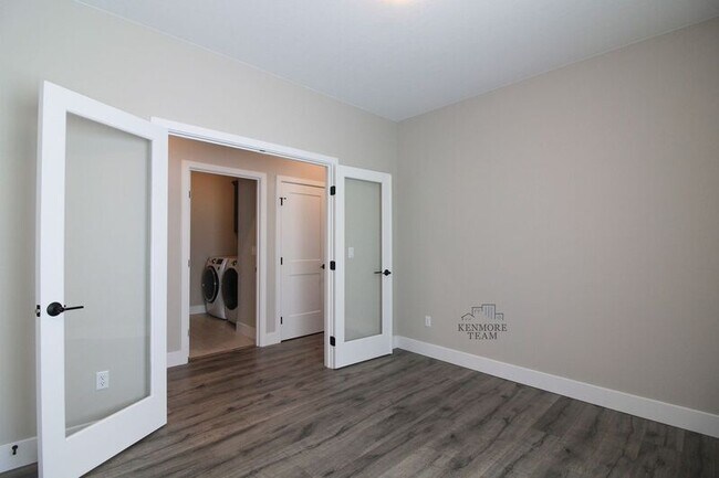 Building Photo - 5642 W 31st Ave
